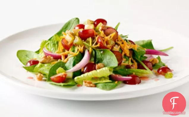 Salada de uva, Cheddar e noz