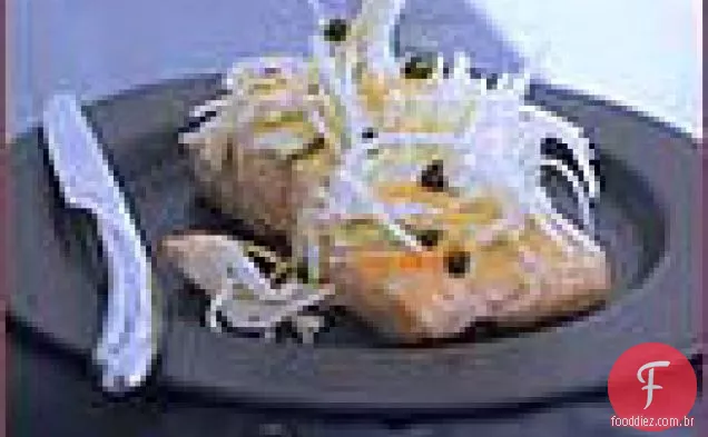 Salmão Assado com sal com Erva-Doce, alcaparras e laranja