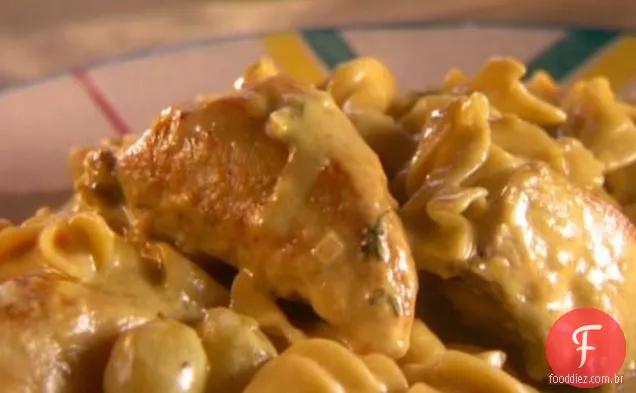 Frango com Curry brandado com uvas