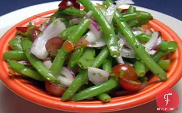 Salada de Haricot de uva vermelha com molho de mostarda