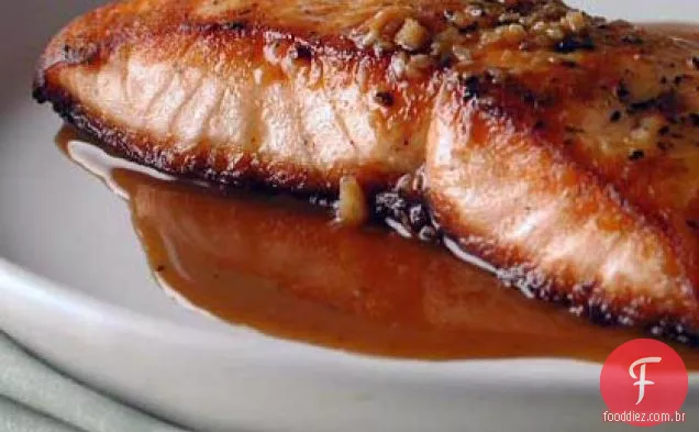 Salmão com molho de panela agridoce
