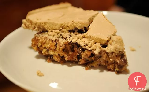 Um bolo de especiarias de maçã à moda antiga