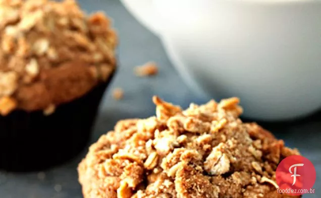 Muffins de canela de maçã com cobertura de Streusel