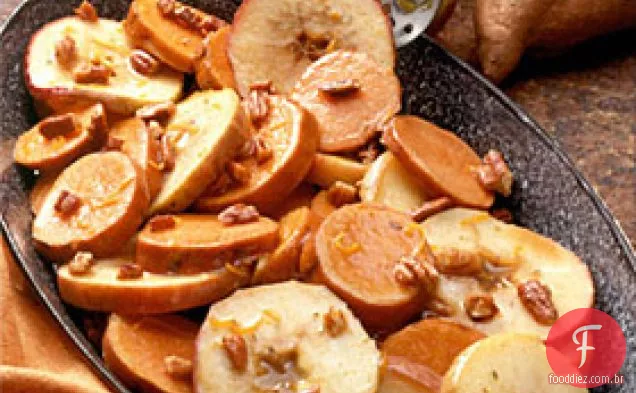 Batatas Doces Assadas E Maçãs Com Manteiga De Noz-Pecã