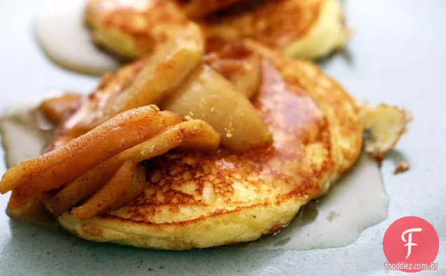 Panquecas De Ricota De Limão Com Maçãs Salteadas