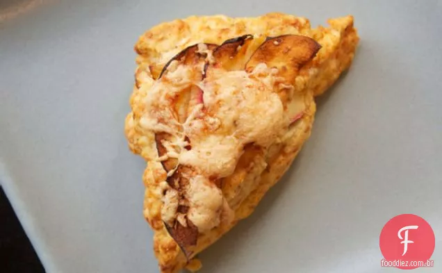 Apple-gruyere Scone