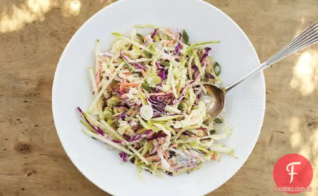 Salada De Repolho Com Molho De Maçã E Iogurte