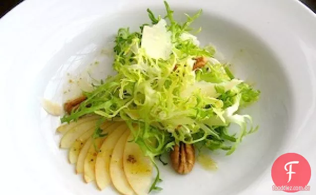 Salada De Frisée, Maçãs E Parmesão