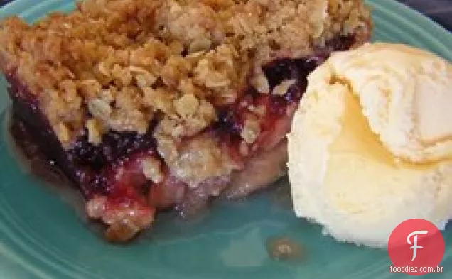 Maçã Crocante Com Molho De Cranberry