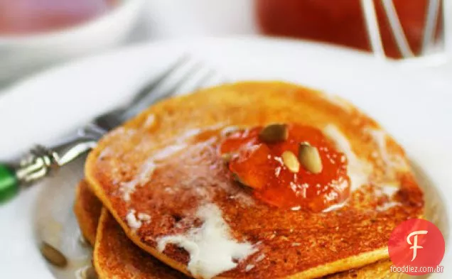 Receita de panquecas de abóbora sem glúten com Geléia De Damasco e bordo