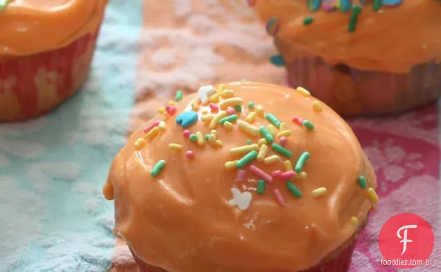 Cupcakes De Baunilha Recheados Com Damasco