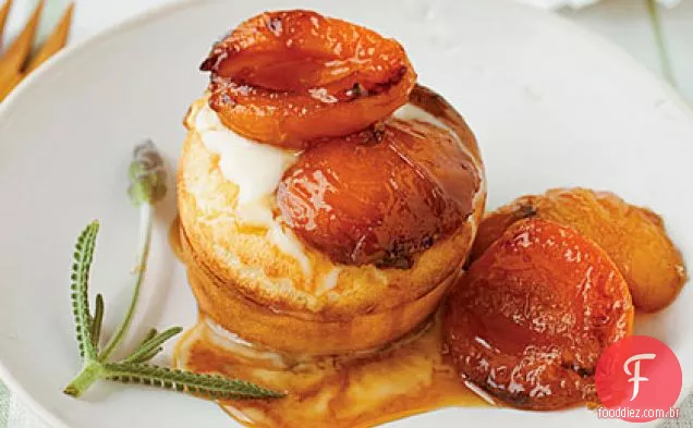 Puffs de Damasco grelhados com mel Crème Fraîche
