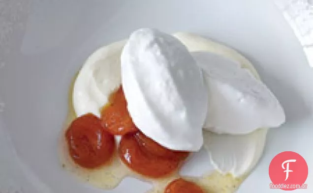 Ilhas Flutuantes Com Creme De Ricota E Damascos Escalfados