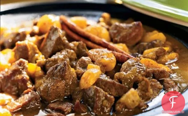 Tagine de cordeiro e damascos em molho de mel