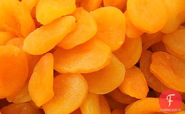 Cozinhe o livro: damascos turcos recheados com iogurte doce e grosso