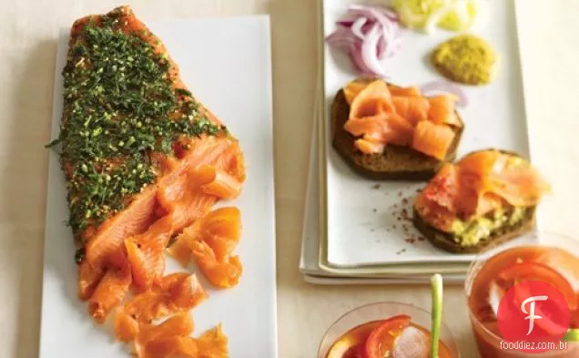 Gravlax com molho de mostarda doce