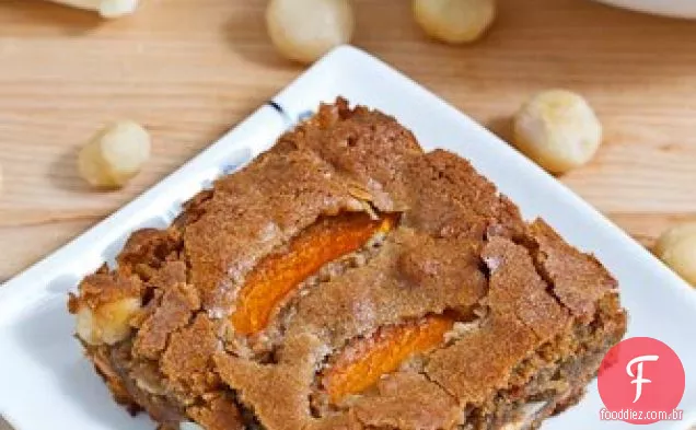 Chocolate branco de damasco e nozes de macadâmia Blondies