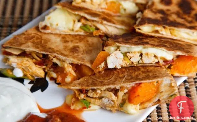 Frango Chipotle, Damasco e Brie Quesadillas