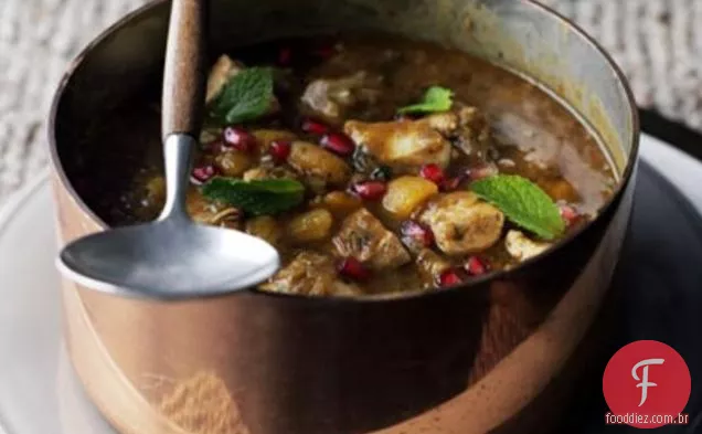 Ensopado De Frango E Damasco Do Oriente Médio