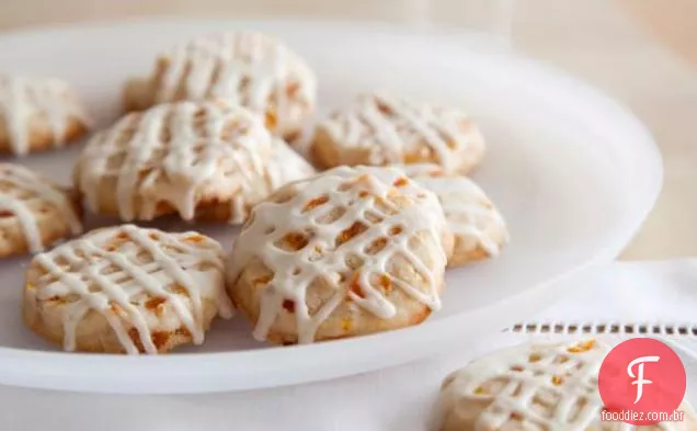 Biscoitos de damasco e nozes com cobertura Amaretto