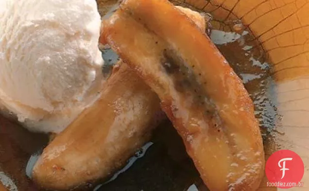 Bananas Em Receita De Molho De Rum De Açúcar Mascavo