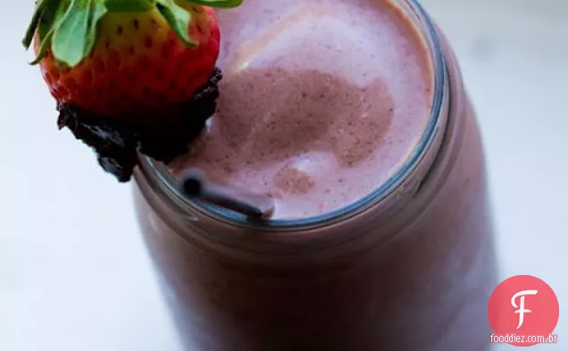 Chocolate Morango Banana Shake