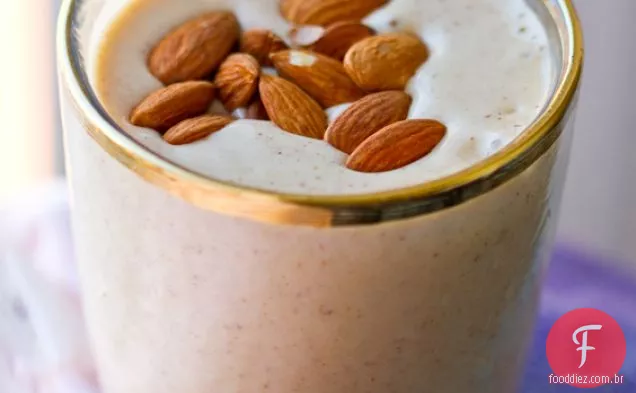 Shake De Banana Com Manteiga De Amêndoa Simplificada