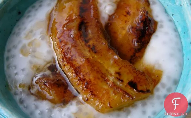 Pudim De Tapioca De Coco Com Cardamomo E Bananas Caramelizadas