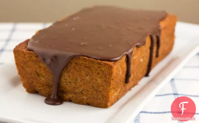 Pão De Banana Com Cobertura De Chocolate