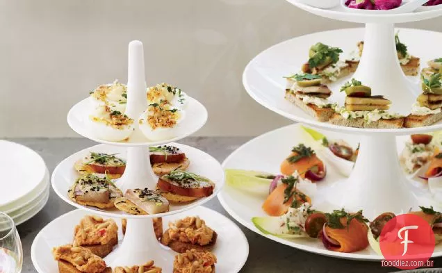 Ovos cozidos com migalhas de anchova crocantes