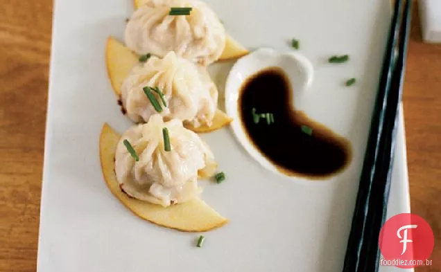 Bolinhos de carne de porco com vinagre preto envelhecido