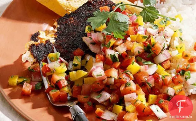 Salmão grelhado com pimenta doce Salsa