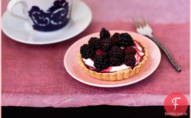 Tortas de Mascarpone com sabor de amora e baunilha