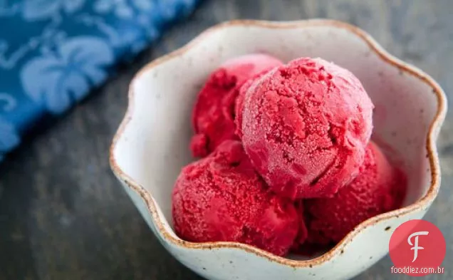 Blackberry Frozen Yogurt