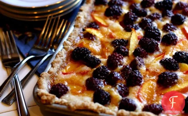 Torta Da Laje Da Amora-Preta Do Nectarine