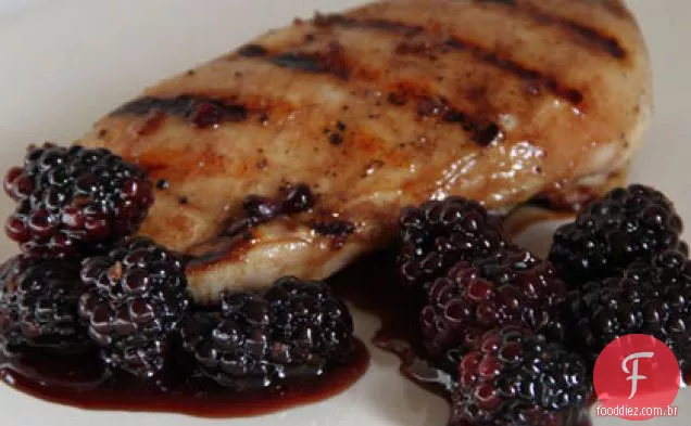 Frango vitrificado com romã com amoras