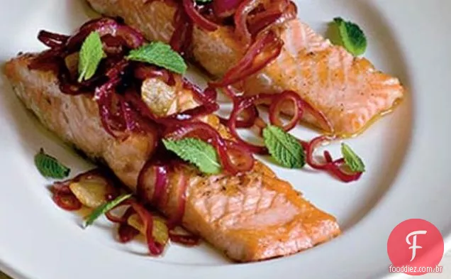 Salmão Com Cebola Vermelha Agridoce
