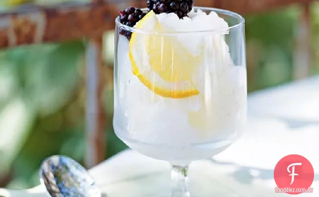 Limoncello-Sorvete De Hortelã com amoras frescas