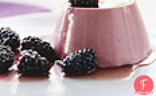 Amora leitelho Panna Cottas com compota de Amora