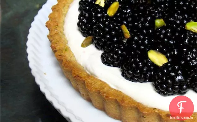 Torta De Amora Com Crosta De Pistache
