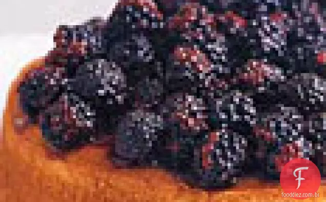 Bolo de leitelho com amoras e Beaumes-de-venise
