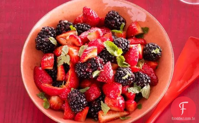 Salada De Morango Com Molho Balsâmico-Cardamomo