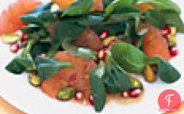 Salada Mâche com laranjas sanguíneas, pistache e romã