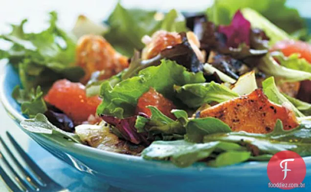 Salada de salmão grelhado e toranja com vinagrete de laranja de sangue