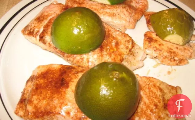 Pão de Ló de limão e salmão caiena