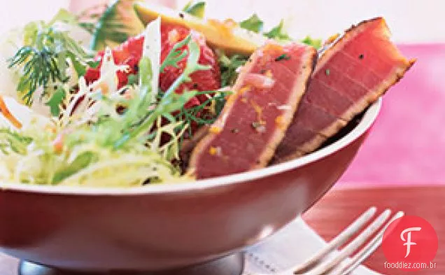 Salada De Atum, Erva-Doce, Abacate E Tangerina Com Vinagrete Cítrico
