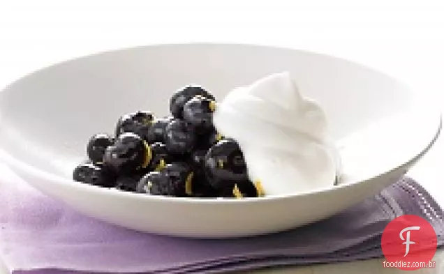 Mirtilos Com Chantilly De Bordo