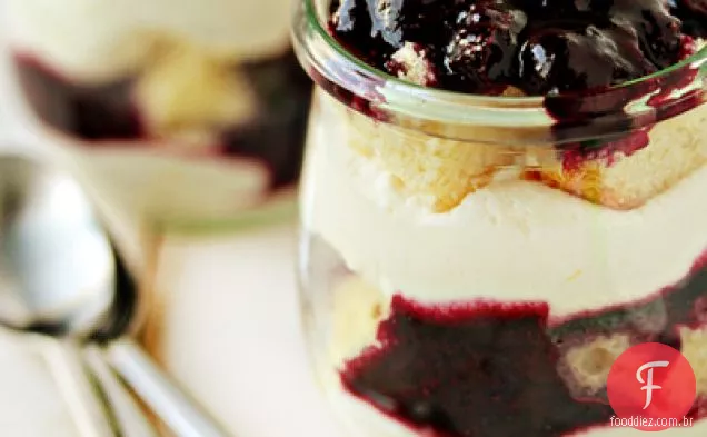 Bagatelas De Mirtilo Com Chicote Mascarpone