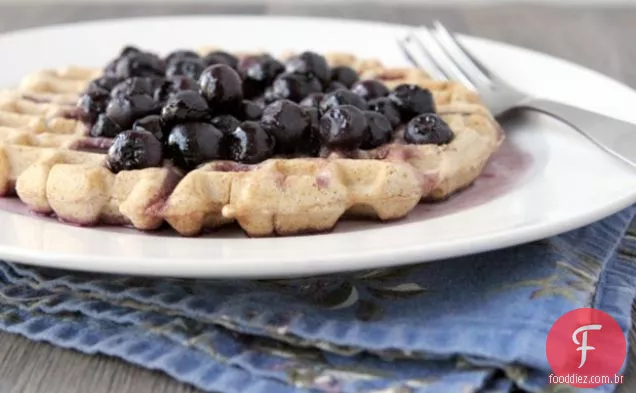 Waffles Recheados Com Cream Cheese Com Xarope De Mirtilo