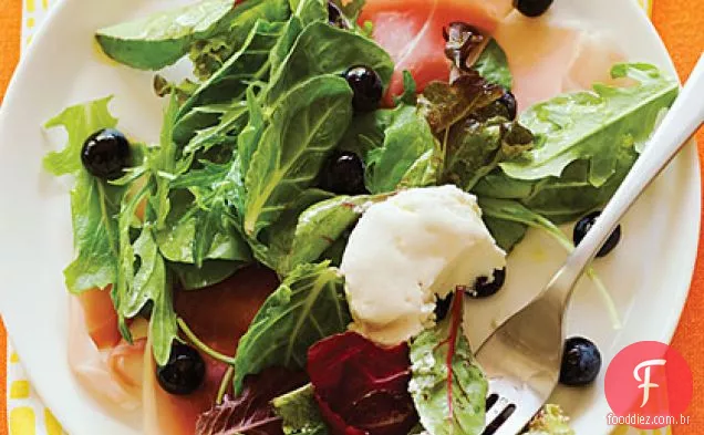 Salada de mirtilo e Prosciutto